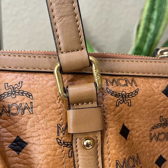 MCM COGNAC VISETOS TOTE WITH LONG STRAP. EXCELLENT CONDITION 😍 - Picture 5 of 14